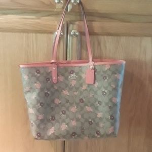 NWT Authentic Reversible tote